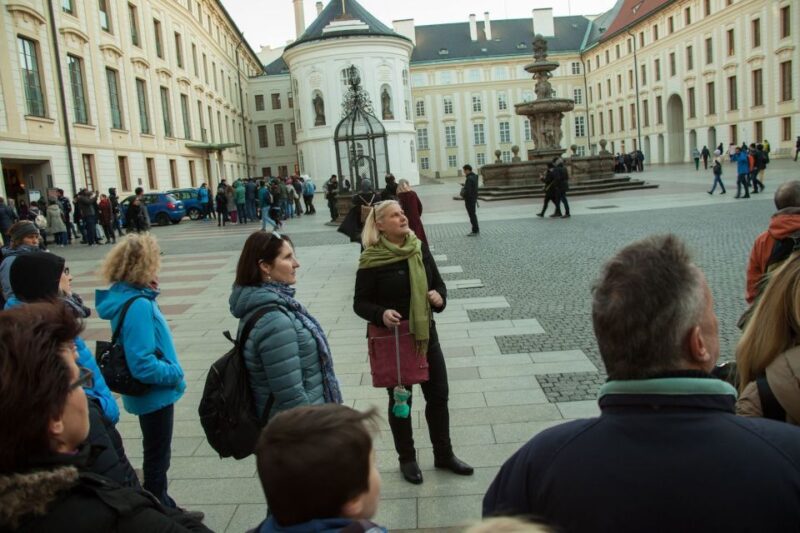 Prague: 3-Hour Old Town and Prague Castle Tour in German - Experience and Learning