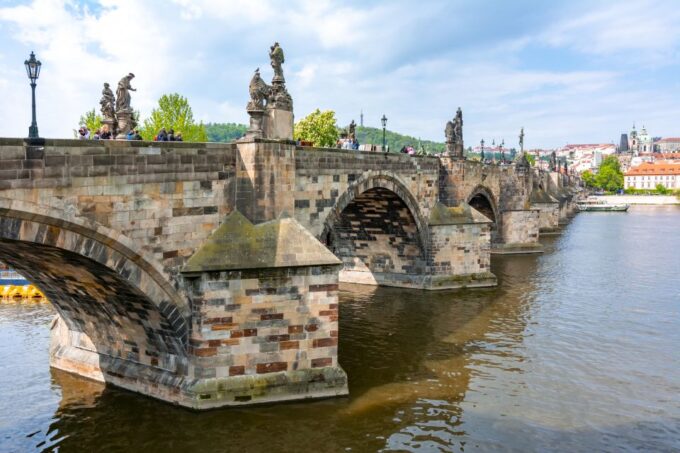 Prague: 3-Hour Old Town and Prague Castle Tour in German - Transportation and Meeting Point