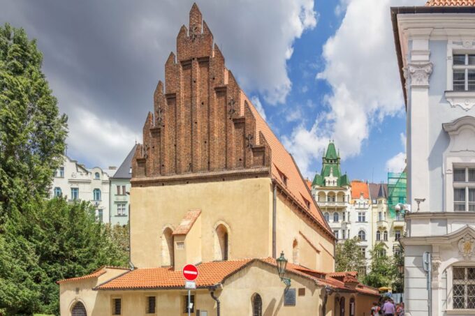 Prague: 4-Hour Segway and Scooter Tour With Lunch and Drinks - Enjoy Refreshments and Lunch