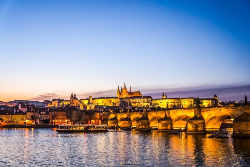 Prague: 50-Minute Sightseeing Evening Cruise - Landmark Highlights