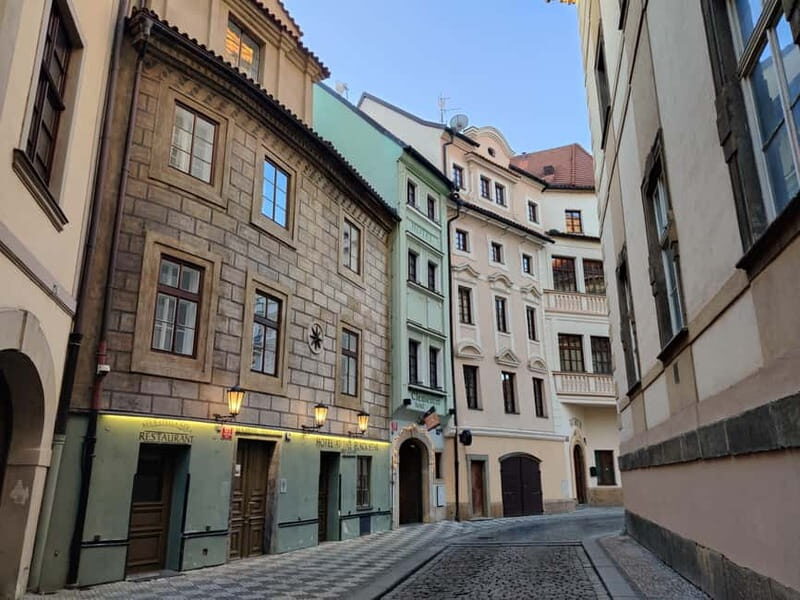 Prague: Before the Crowd Sunrise Tour & Breakfast - Who Is This Tour Best For?