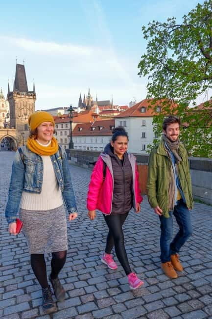 Prague: Before the Crowd Sunrise Tour & Breakfast - FAQ