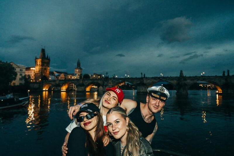 Prague: Booze Cruise with Open Bar and Duplex Entry - FAQs