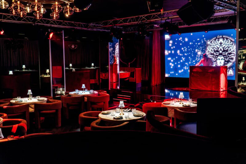 Prague: Cabaret Show at Medusa - Nightlife Prague - The Audience and Atmosphere