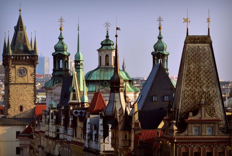 Prague Castle & Castle District: 2-Hour Guided Tour - Guide and Language Options