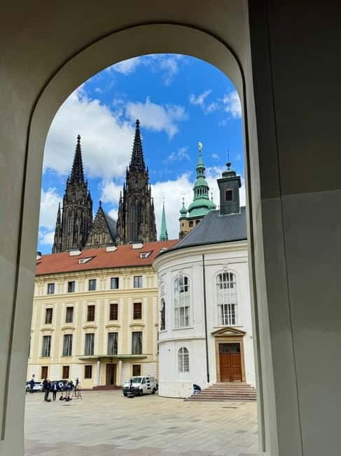 Prague: Castle, Lesser Town & Charles Bridge Tour - FAQ: Practical Questions About the Tour