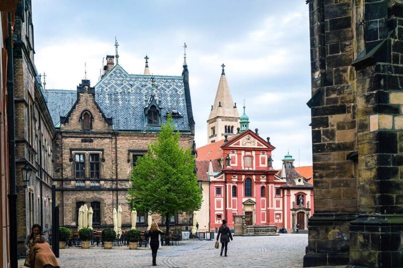 Prague Castle Walking Tour with Live Guide - Prague Castle Walking Tour with Live Guide