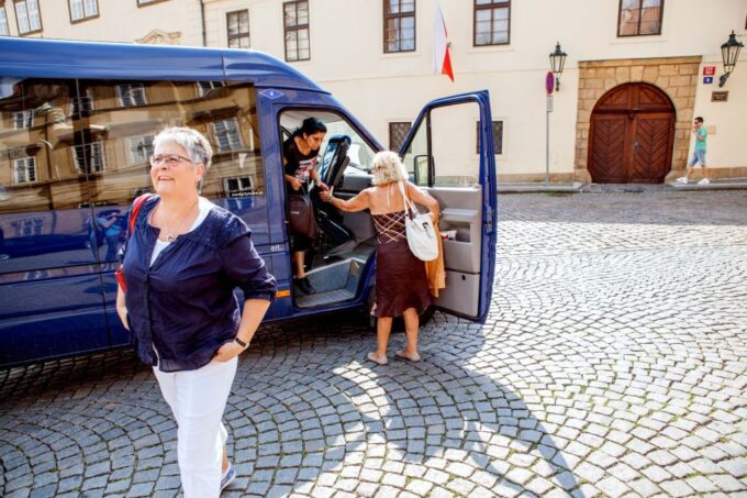 Prague City 3-Hour Tour With Changing of the Guard - Meeting Point