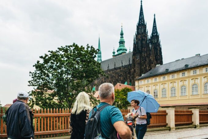 Prague: City Highlights By Bus, Boat, and on Foot - Exploring Pragues Old Town, Castle, and Jewish Quarter