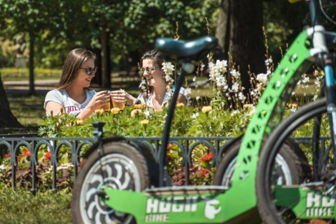 Prague: E-Scooter HUGO Bike Rental - Frequently Asked Questions