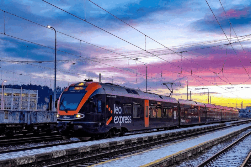Prague: Express Train From/To Štrba - Accessibility for All