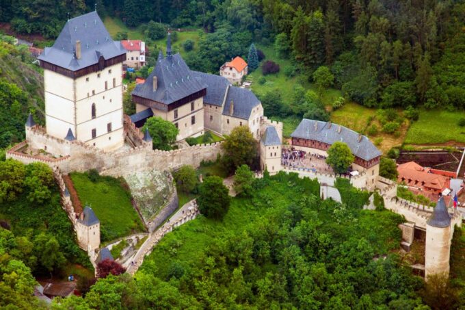 Prague: Fairytale Karlstejn Castle in Retro-Style Car - Customer Testimonials