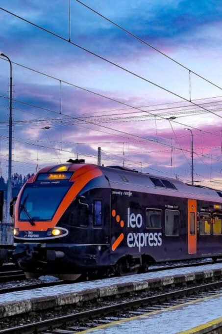 Prague: Fastest and Most Convenient Train From/To Poprad - Journey Duration and Pricing