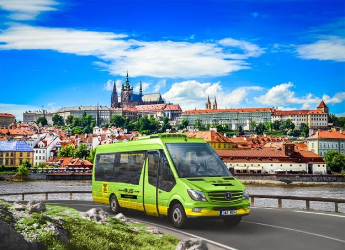 Prague Highlights 3-Hour Bus and Walking Tour - Visit to Prague Castle