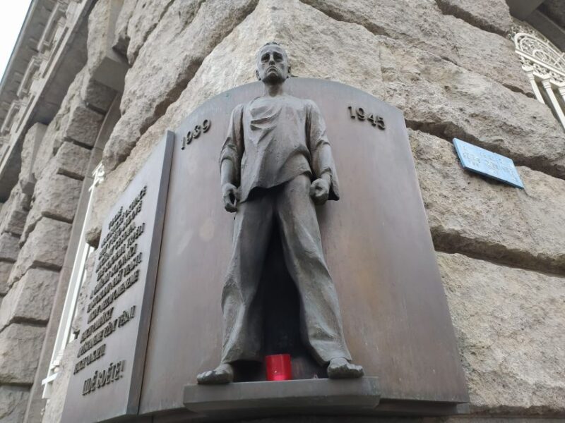Prague: Historical Walking Tour With Focus on World War 2 - Experience and Tour Highlights