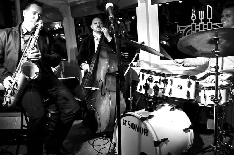 Prague: Jazz Boat Cruise with Live Concert and Optional Meal - Key Points