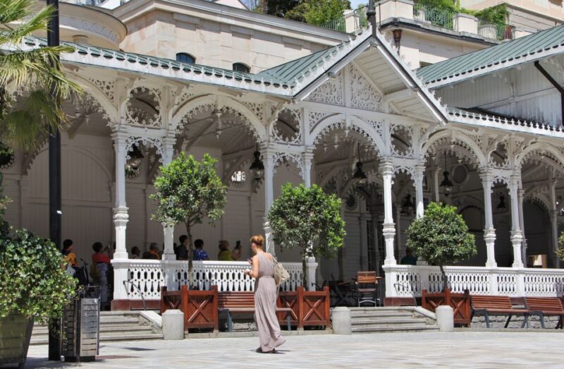 Prague: Karlovy Vary Day Trip With Watchtower and Funicular - Itinerary Highlights