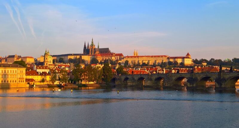 Prague: Old Town and Classical Concert Tour - Visiting Key Attractions