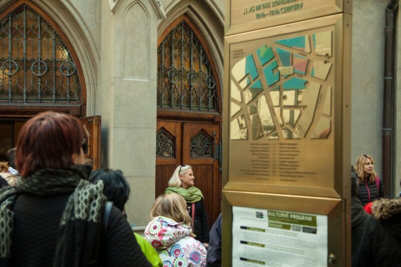 Prague: Old Town and Jewish Quarter Guided Tour in German - Important Information