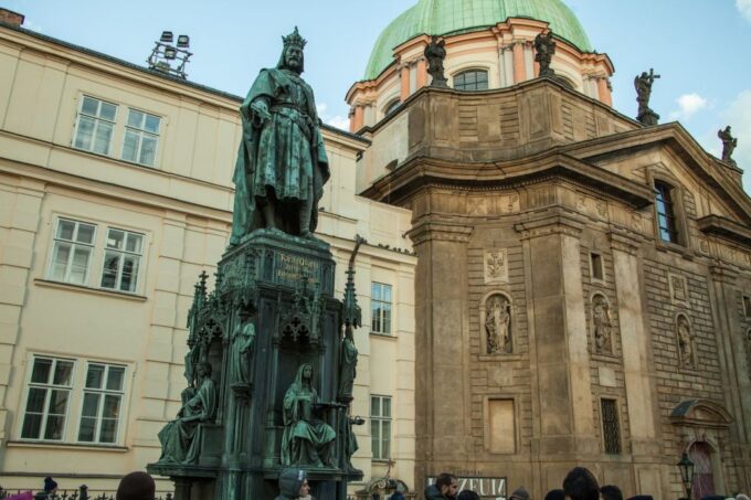 Prague: Old Town and Jewish Quarter Guided Tour in German - Meeting Point