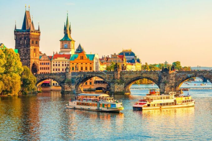 Prague Old Town Jewish Quarter Charles Bridge Kafka Tour - Discover the Jewish Quarter
