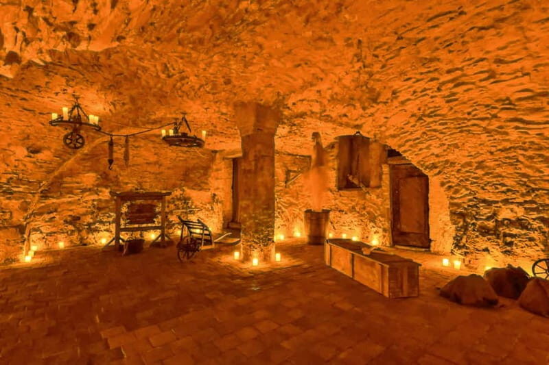 Prague: Oldtown, Medieval Underground & Dungeon History Tour - What to Expect from the Tour
