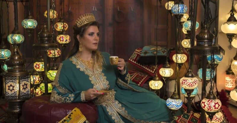 Prague: Oriental Dress Photoshooting - Dress Rental and Accessories