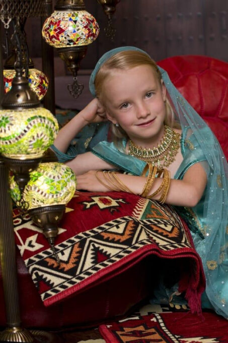 Prague: Oriental Dress Photoshooting - Cancellation and Booking Policy