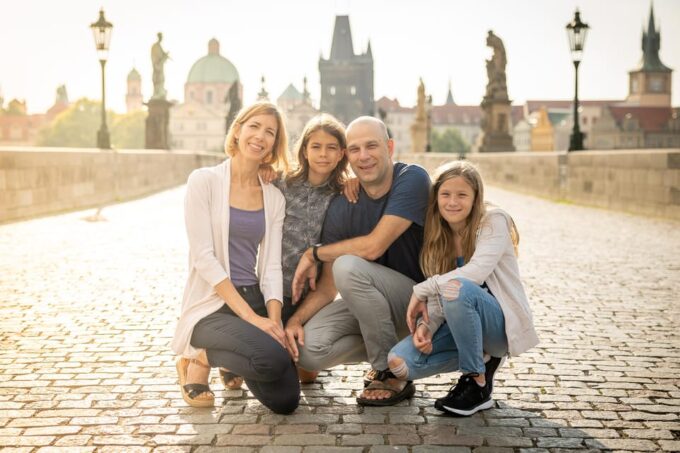 Prague Photoshoot + Walking Tour + Lunch - Exploring Pragues Landmarks