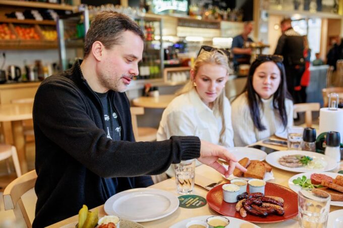 Prague Photoshoot + Walking Tour + Lunch - Savoring Czech Cuisine