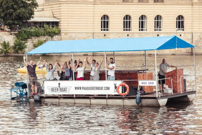 Prague: Private Cycle Boat River Tour With Beer or Prosecco - Customer Feedback