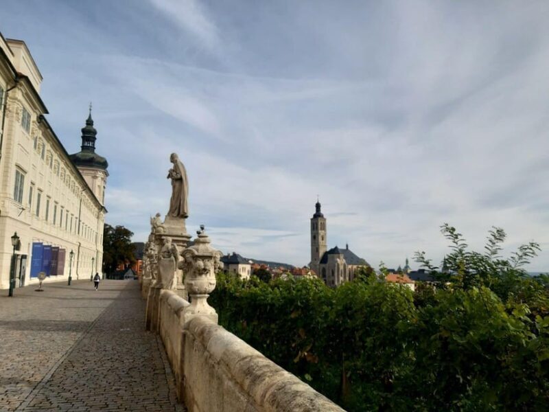 Prague: Private tour to Kutna Hora and Bone church - Introduction