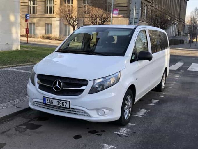 Prague: Private Transfer to the Airport by Minivan (Prg) - Punctual and Reliable Service