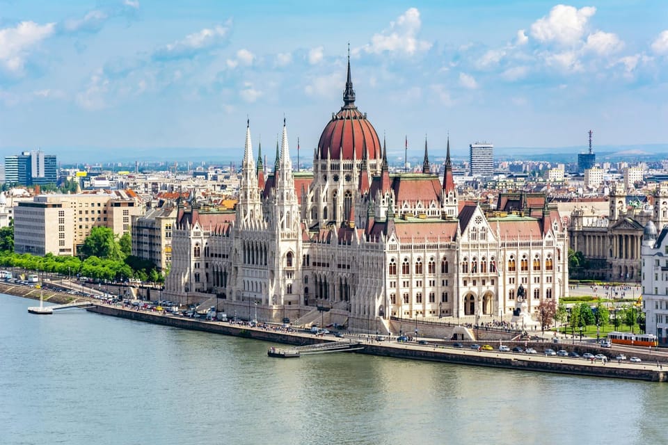 Prague: Private Transfers to European Cities with Comfort - Key Points