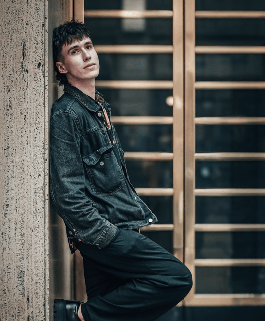 Prague: Professional Photoshoot - Lifestyle Portrait Photos - Photo Style and Expectations