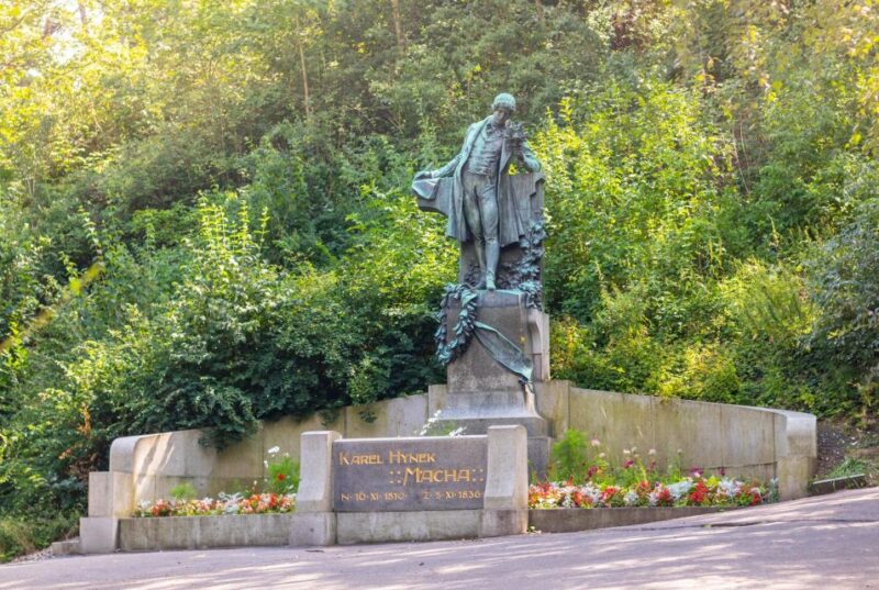 Prague: Skip-the-Line Petrin Tower Tour via Petrin Funicular - Tour Options
