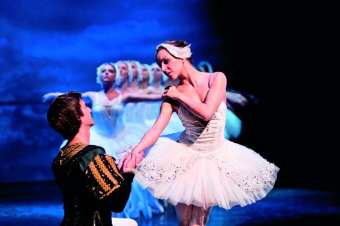 Prague: The Best of Swan Lake Ballet Tickets - Dress Code and Attire Recommendations