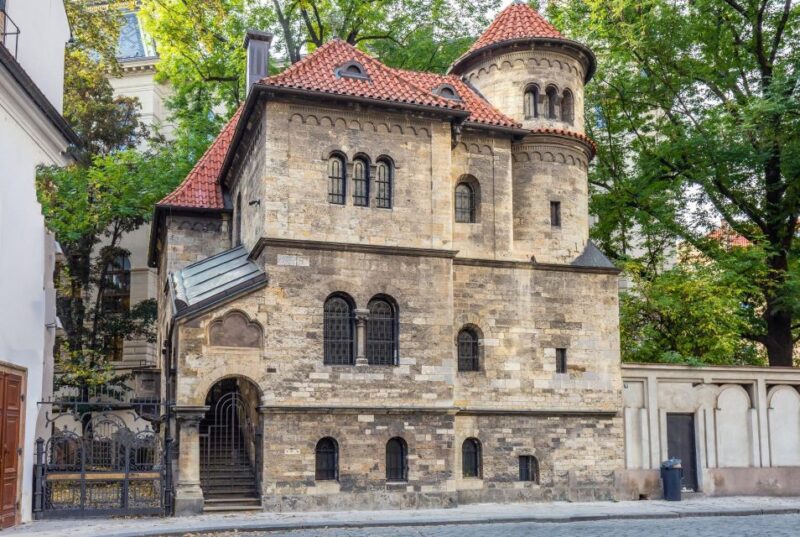 Prague Tour of Pinkas, Klausen, Maze and Spanish Synagogues - Transportation Options