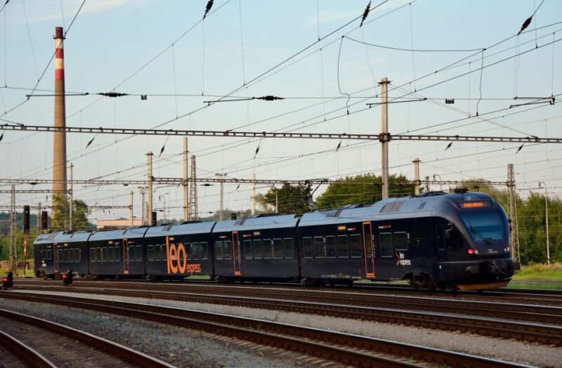 Prague: Train Transfer To/From Olomouc - Onboard Amenities
