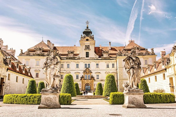 Prague-Vienna One-Way Sightseeing Day Tour - Tour Reviews