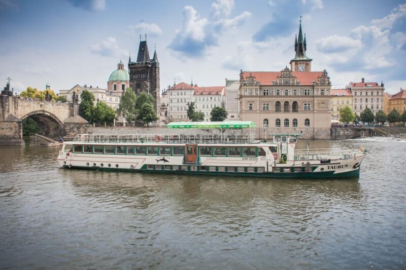 Prague: Vltava River Evening Dinner Cruise - The Experience: What You Can Expect