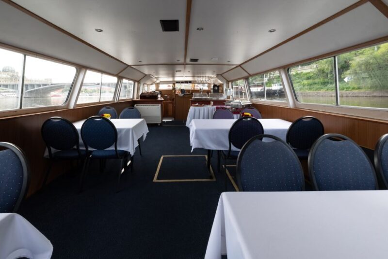 Prague: Vltava River Private Boat Party with Drinks - Key Points