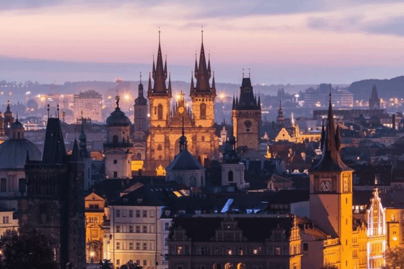 Prague's 3 Hour Winter Walking Tour and Christmas Market - Key Points