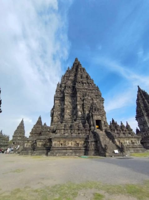 Prambanan and Borobudur Temple Tour By Wonderful Yogyakarta - Borobudur Temple Experience