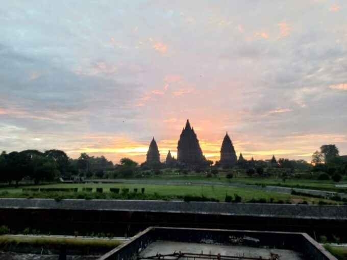 Prambanan Sunrise Tour - Prambanan Golden Sunrise