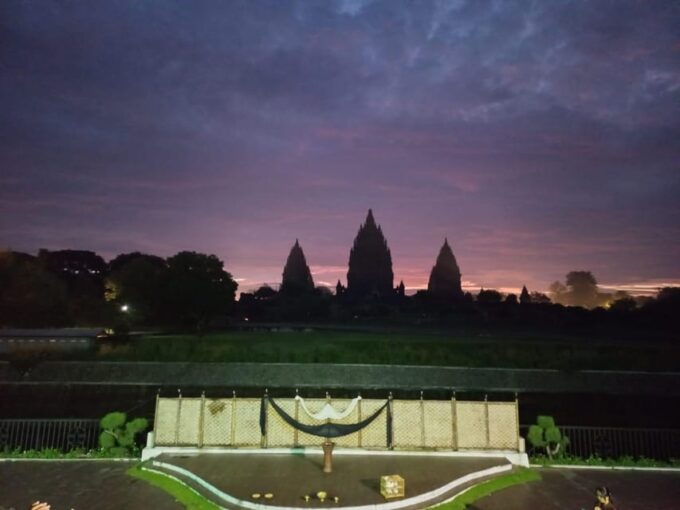 Prambanan Sunrise Tour - Frequently Asked Questions