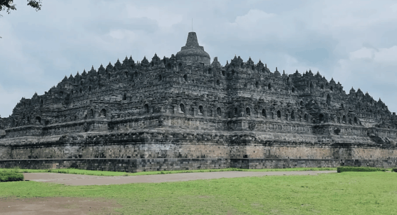 Prambanan Tour & Borobudur Climb With Tickets - Itinerary