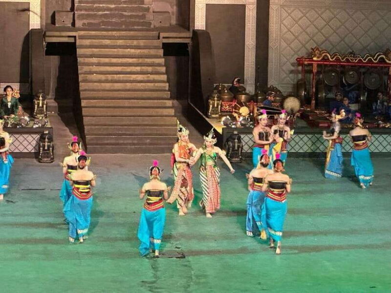 Prambanan : Watching Ramayana Ballet Performance With Dinner - Key Points