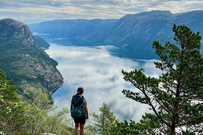 Preikestolen Cruise Cabin and Hiking Adventure - Key Points