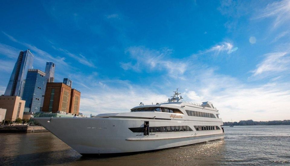 Premium 4th of July NYC Fireworks Cruise on Atlantis Yacht - Wheelchair Accessibility